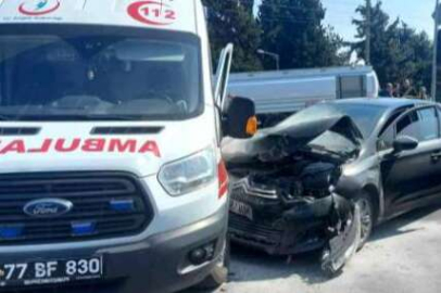 Hasta götüren ambulans kaza yaptı
