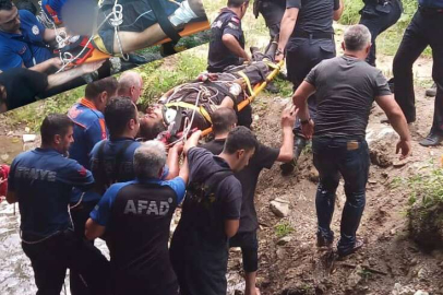 KEPÇE DEREYE UÇTU SÜRÜCÜ HAYATINI KAYBETTİ.