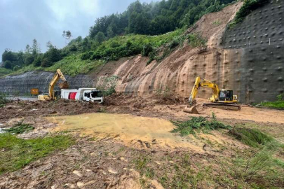 Kapanan otoyolda çalışmalar sürüyor