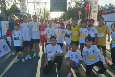 Bursa'da Yenişehirli atletler başarıdan başarıya koşuyor