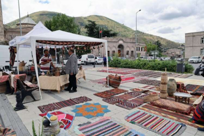 Kayseri Talas'ta yılın son antika pazarı