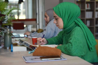 Bursa Yıldırım'da gençlerin kütüphanesi