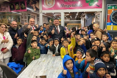 Önder Narin'e Doğu Türkistanlı çocuklardan sevgi seli