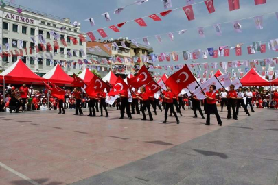 Manisa'da 23 Nisan dolu dolu geçti