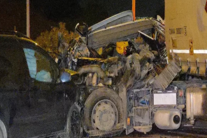 TIR Sürücüsü Öldü, 7 Kişi Yaralandı