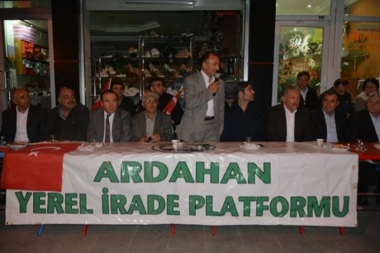 Ardahan Belediyesi öncülüğünde Yerel İrade Platformu darbeye karşı bildiri için toplandı