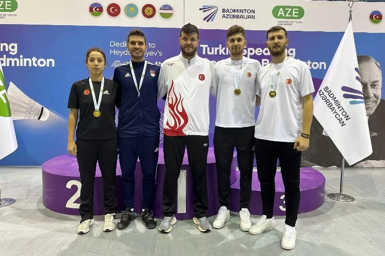 Bursalı badmintoncular Azerbaycan’dan 3 madalyayla döndü