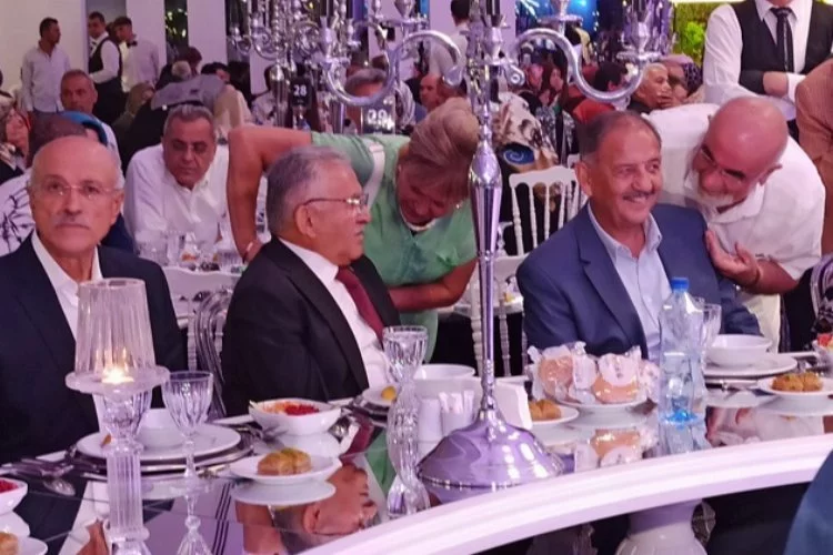 Mehmet Özhaseki'den  Büyükkılıç'a 40 yıllık dostluk mesajı
