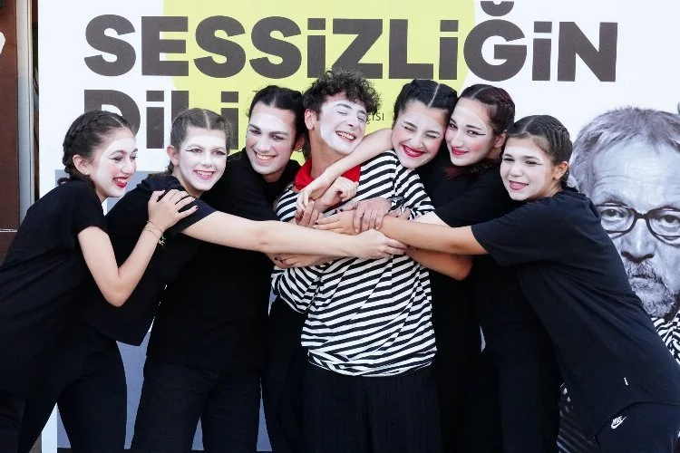 Türkiye'nin ilk pantomim sanatçısına Beylikdüzü'nde anma